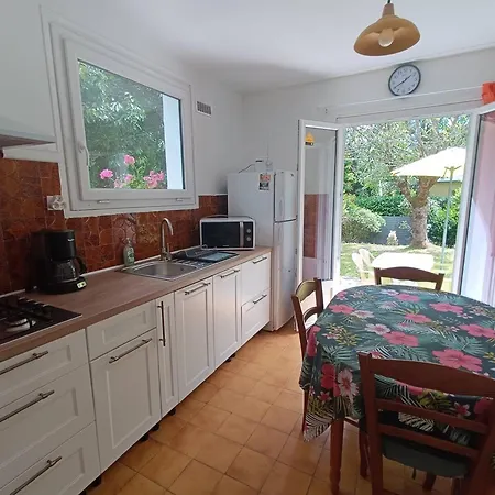 Maison Avec Wifi, Jardin Clos, Terrasse, A 600m De La - - Fr-1-368-425 Ferienhaus *